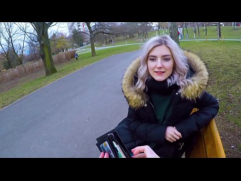 ❤️ Sluk 'n vreemdeling se warm kom vir geld - blowjob in the park deur Eva Elfie ️❌ Net pornografie by ons ❤